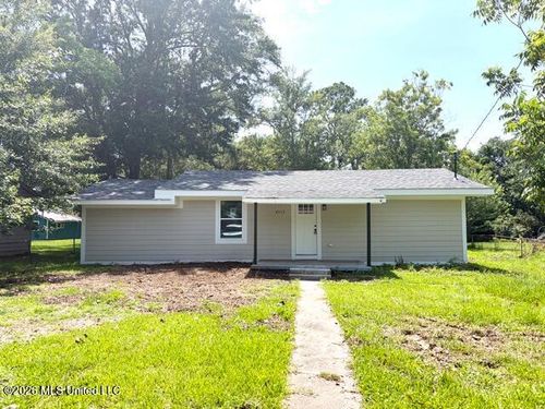 4513 Pine St, Moss Point, MS, 39563-4633 | Card Image