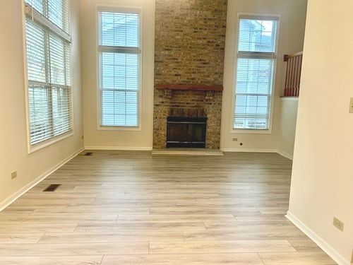 2724 Odlum Dr, Schaumburg, IL, 60194-4939 | Card Image