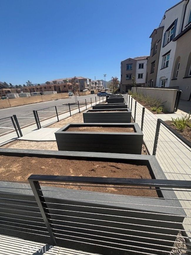 Community raised planter | Image 12