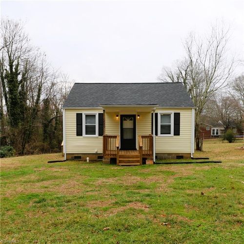 130 Court St, Rural Hall, NC, 27045-9631 | Card Image