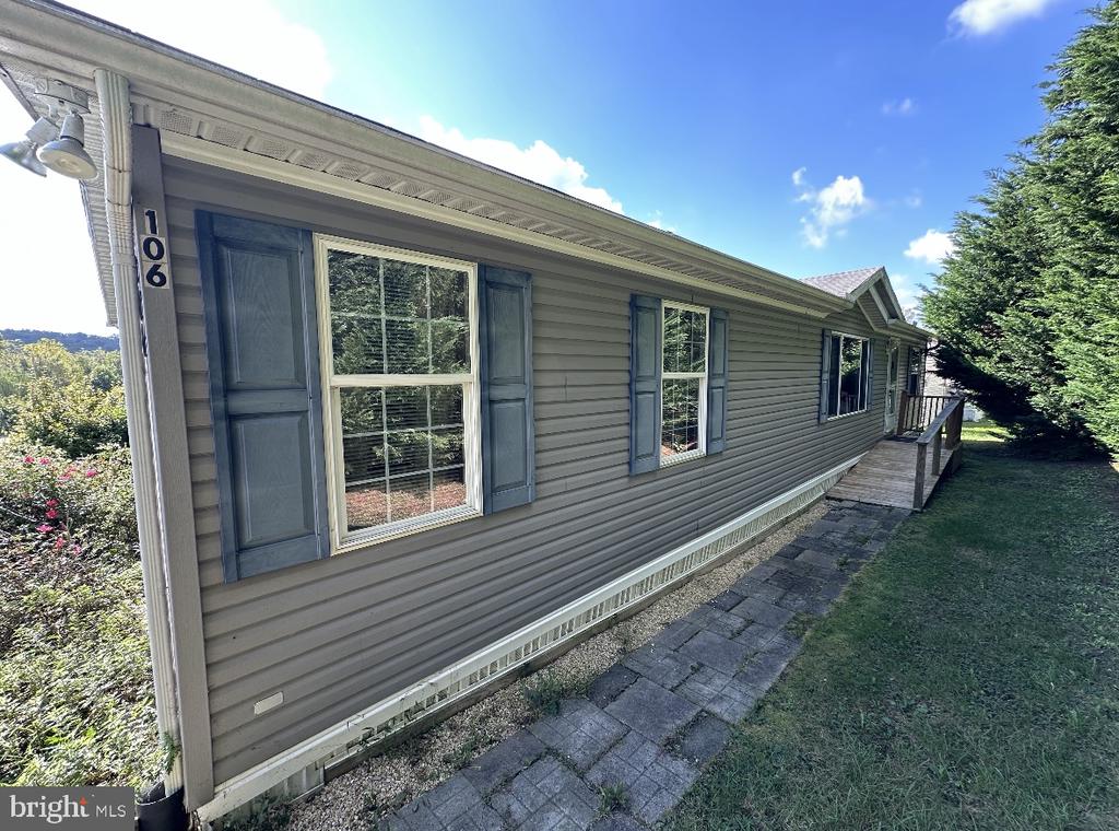 Buckskin Ct, Honey Brook, PA 19344