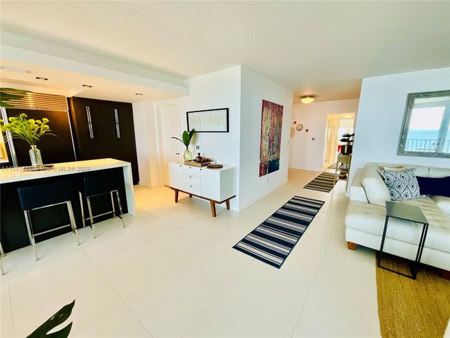 APT-11B - 881 Ocean Dr, Condo with 2 bedrooms, 2 bathrooms and null parking in Key Biscayne FL | Image 25