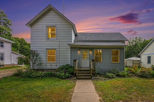 320 Orchard St, Delton, MI, 49046-9504 | Card Image
