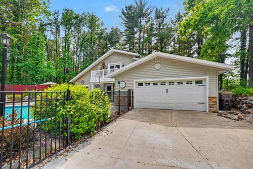 9979 W Main Street, Oshtemo Charter Township, MI, 49009 | Card Image