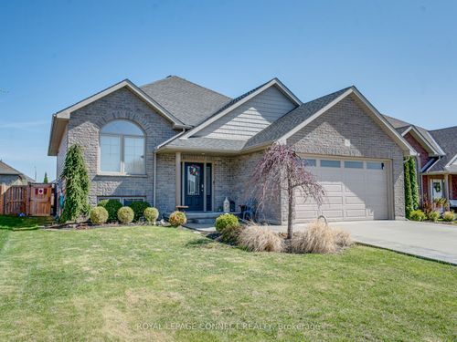 6 Redbud Cres, Simcoe, ON, N3Y0B7 | Card Image