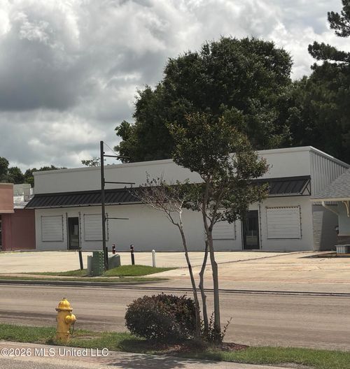 10108 Central Ave, D'Iberville, MS, 39540-4929 | Card Image
