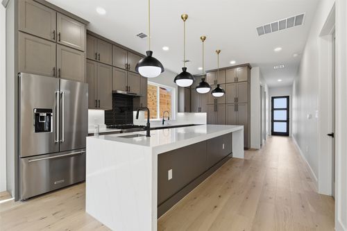 a-8115 Rockwood Ln, Austin, TX, 78757-8022 | Card Image