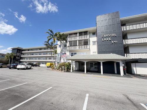 305-941 Crystal Lake Dr, Deerfield Beach, FL, 33064-1970 | Card Image