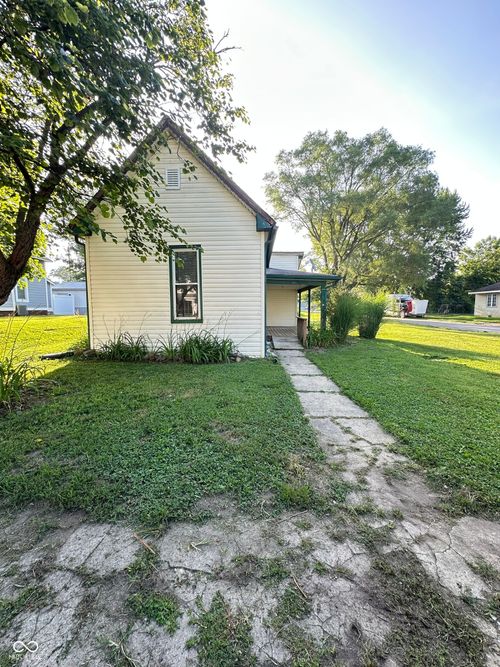 107 S Nebraska St, North Salem, IN, 46165-9545 | Card Image