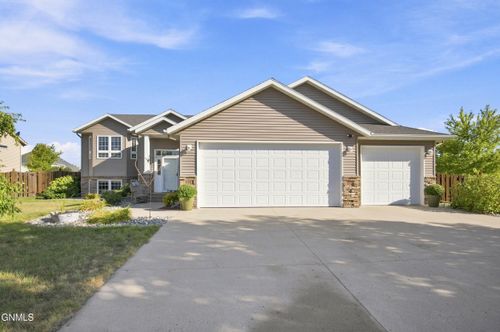 616 Lexington Ln, Moorhead, MN, 56560-6778 | Card Image