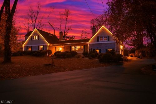 209 Lake Rd, Basking Ridge, NJ, 07920-2111 | Card Image