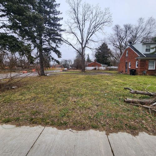 15778 Southfield Fwy, Detroit, MI, 48223-1361 | Card Image