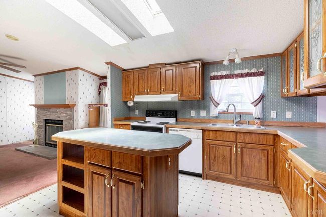 7026 Midway Rd, House other with 3 bedrooms, 2 bathrooms and null parking in Phenix VA | Image 5