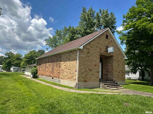 107 S Walnut St, De Soto, IL, 62924-1048 | Card Image