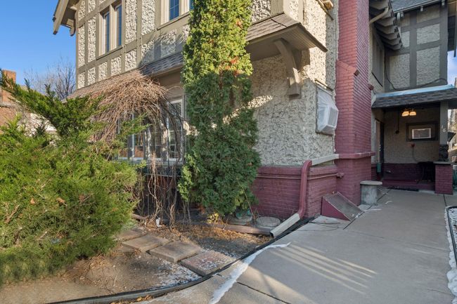 17_1121DouglasAve_58002_SideView_HiRes.jpg | Image 17