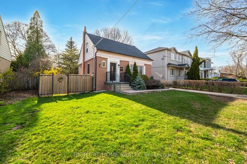154 Martin Grove Rd, Etobicoke, ON, M9B4K9 | Card Image