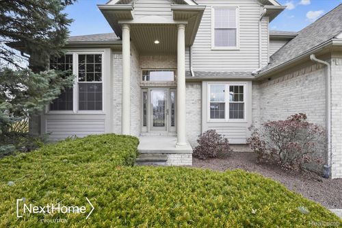 27078 Brookview Ct, Flat Rock, MI, 48134-9066 | Card Image