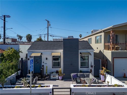 207 Santa Ana Ave, Long Beach, CA, 90803-3561 | Card Image