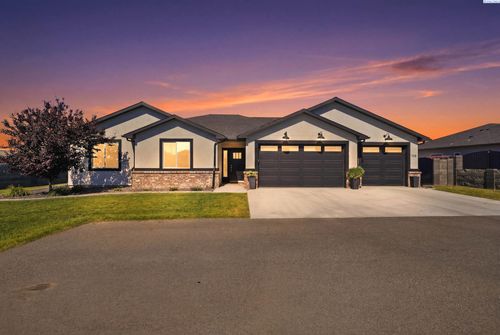 708 Road 57 Ct, Pasco, WA, 99301 | Card Image
