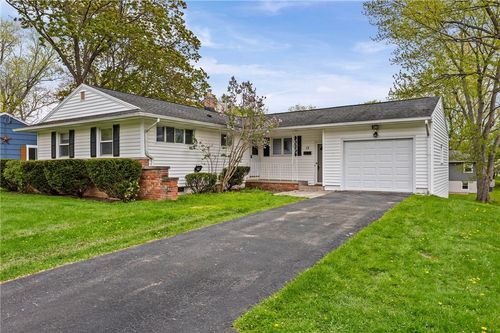 15 Valley Brook Rd, Penfield, NY, 14526-2511 | Card Image