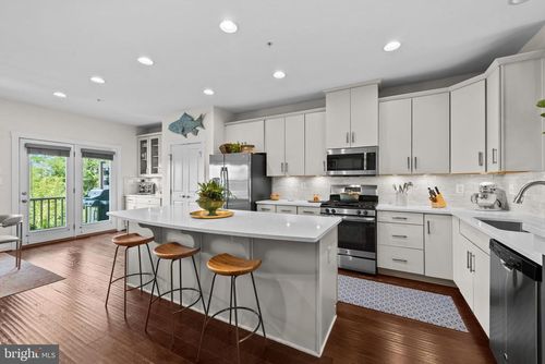 4214 Skyview, BALTIMORE, MD, 21211-1668 | Card Image