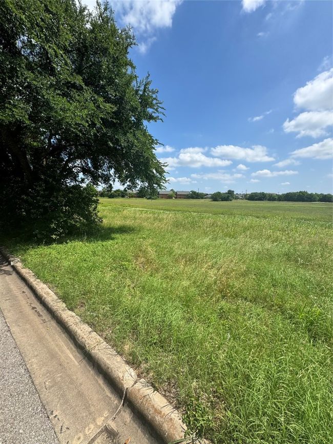 View of yard featuring a rural view | Image 7