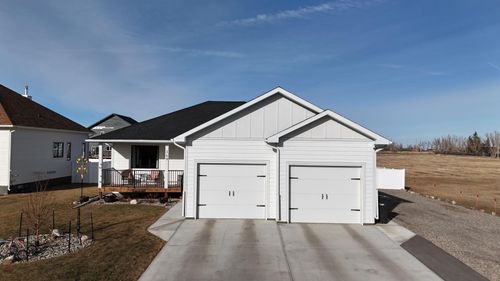 349 E E 1 Ave N, Magrath, AB, T0K | Card Image