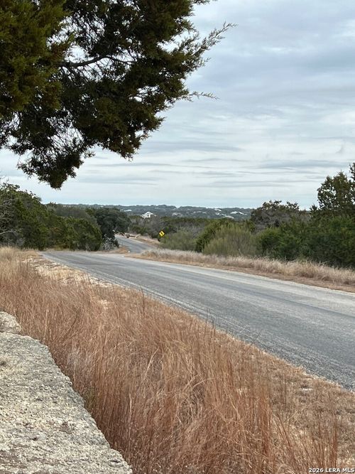 315 Horseshoe Bnd, Boerne, TX, 78006-5997 | Card Image