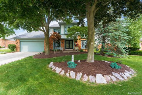 1819 Quincy Dr, Rochester Hills, MI, 48306-3657 | Card Image