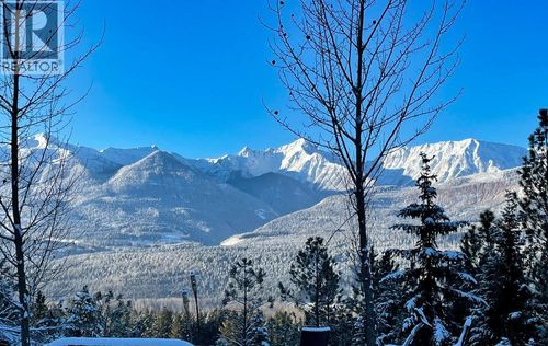 542 Day Rd, Golden, BC, V0A1H2 | Card Image