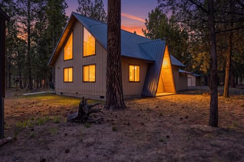 52035 Noble Fir, La Pine, OR, 97739-9424 | Card Image