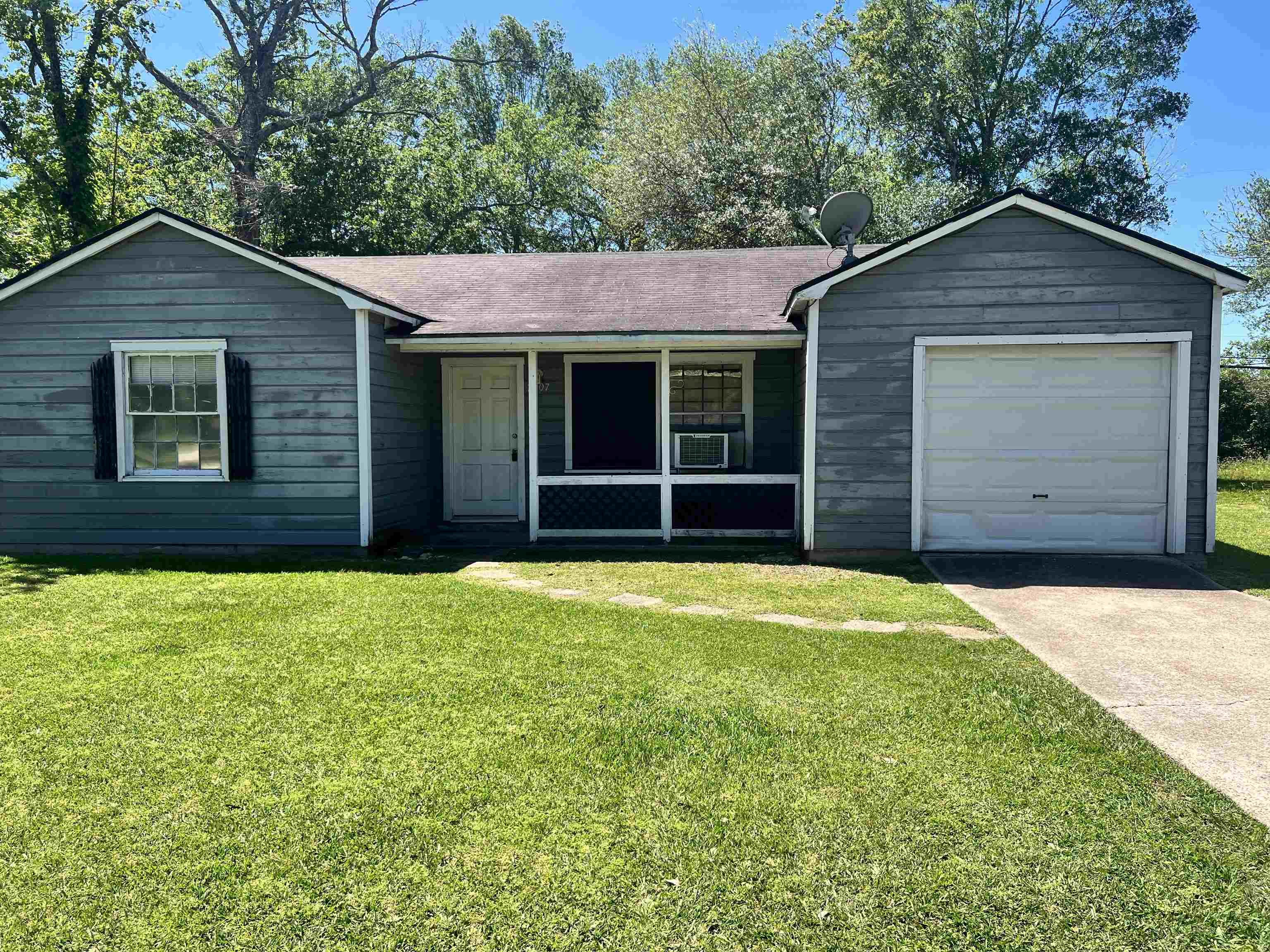Westway St, Orange, TX 77630