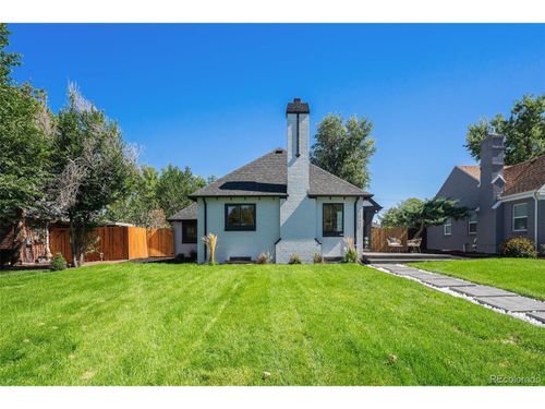 2850 Leyden St, Denver, CO, 80207-2835 | Card Image