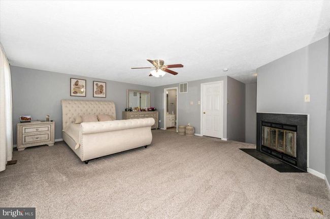 558 Hollyberry Way, Townhouse with 3 bedrooms, 3 bathrooms and null parking in FREDERICK MD | Image 36