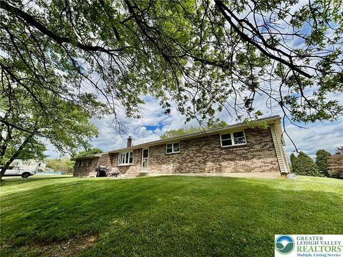8813 Bluejay Rd, Kempton, PA, 19529-9129 | Card Image