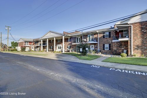 unit-28-8101 Wendamoor Dr, Louisville, KY, 40228-2470 | Card Image