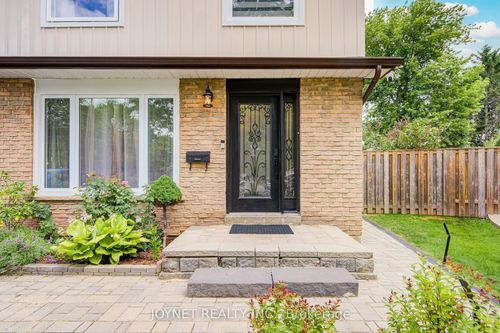 3027 Glace Bay Rd, Mississauga, ON, L5N2J9 | Card Image