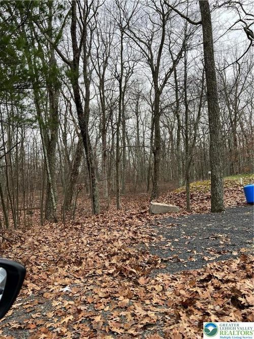 105 Cliff Ct, Dingmans Ferry, PA, 18328-9230 | Card Image