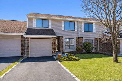240 Pond View Ln, Smithtown, NY, 11787-5203 | Card Image