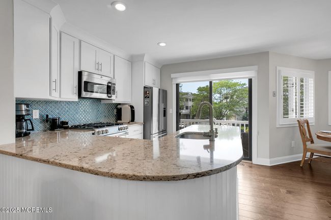 7 Navesink Ct, Condo with 3 bedrooms, 4 bathrooms and 2 parking in Long Branch NJ | Image 14