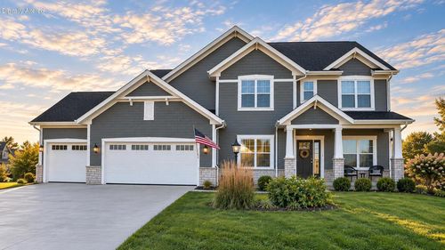 W223N4515 Boxleaf Ln, Pewaukee, WI, 53072-7308 | Card Image