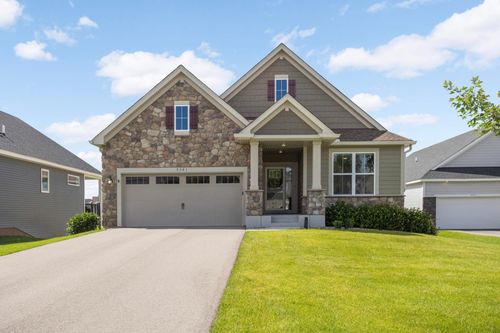 5241 Saddleback Cir, Victoria, MN, 55386-3001 | Card Image