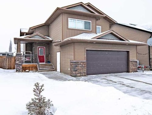 18 Mackenzie Crescent, Lacombe, AB, T4L0B3 | Card Image