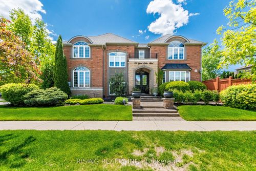 112 Great Lakes Boulevard, Oakville, ON, L6L6W5 | Card Image