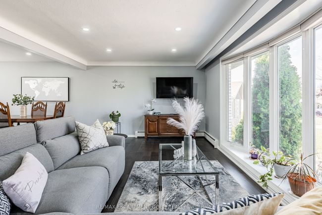 4126 London Crt, House other with 3 bedrooms, 3 bathrooms and 4 parking in Niagara Falls ON | Image 7