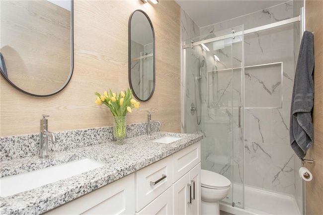 L201 - 5238 Treetops Dr, Condo with 2 bedrooms, 2 bathrooms and null parking in NAPLES FL | Image 18