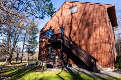 10 Augusta Dr, Vernon, NJ, 07462-2592 | Card Image