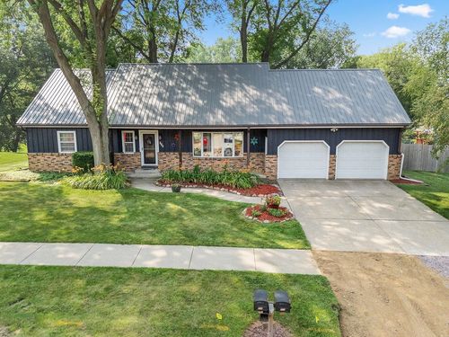 713 Madison Avenue, Baraboo, WI, 53913 | Card Image
