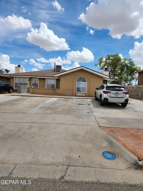 11318 Lake Erie Dr, El Paso, TX, 79936-3833 | Card Image