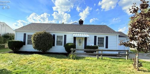 720 Kilbourne St, Bellevue, OH, 44811-1628 | Card Image